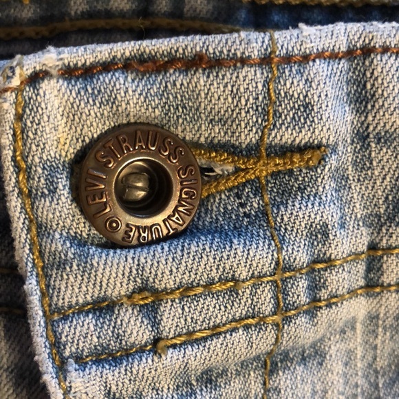 Levi Strauss Jean Shorts - Picture 2 of 10